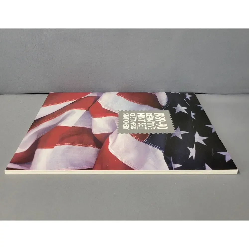 Vintage 1989-90 Definitive Mint‎ Set Stamps Stationery USPS Book Patriotic USA